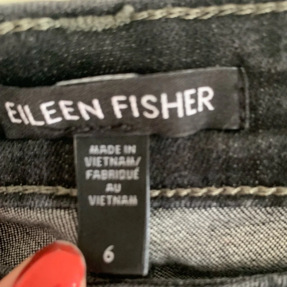 Eileen Fisher Designer Neutral Washed Black Organic Cotton Cropped Jeans Size 6 - Picture 4 of 8